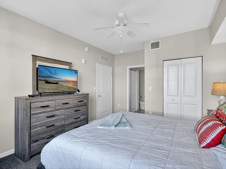 415 NW Flagler Ave #403 — Photo 17