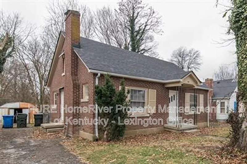 3 bed, 1.0 bath, 1344 sqft, $1,550 — Photo 2