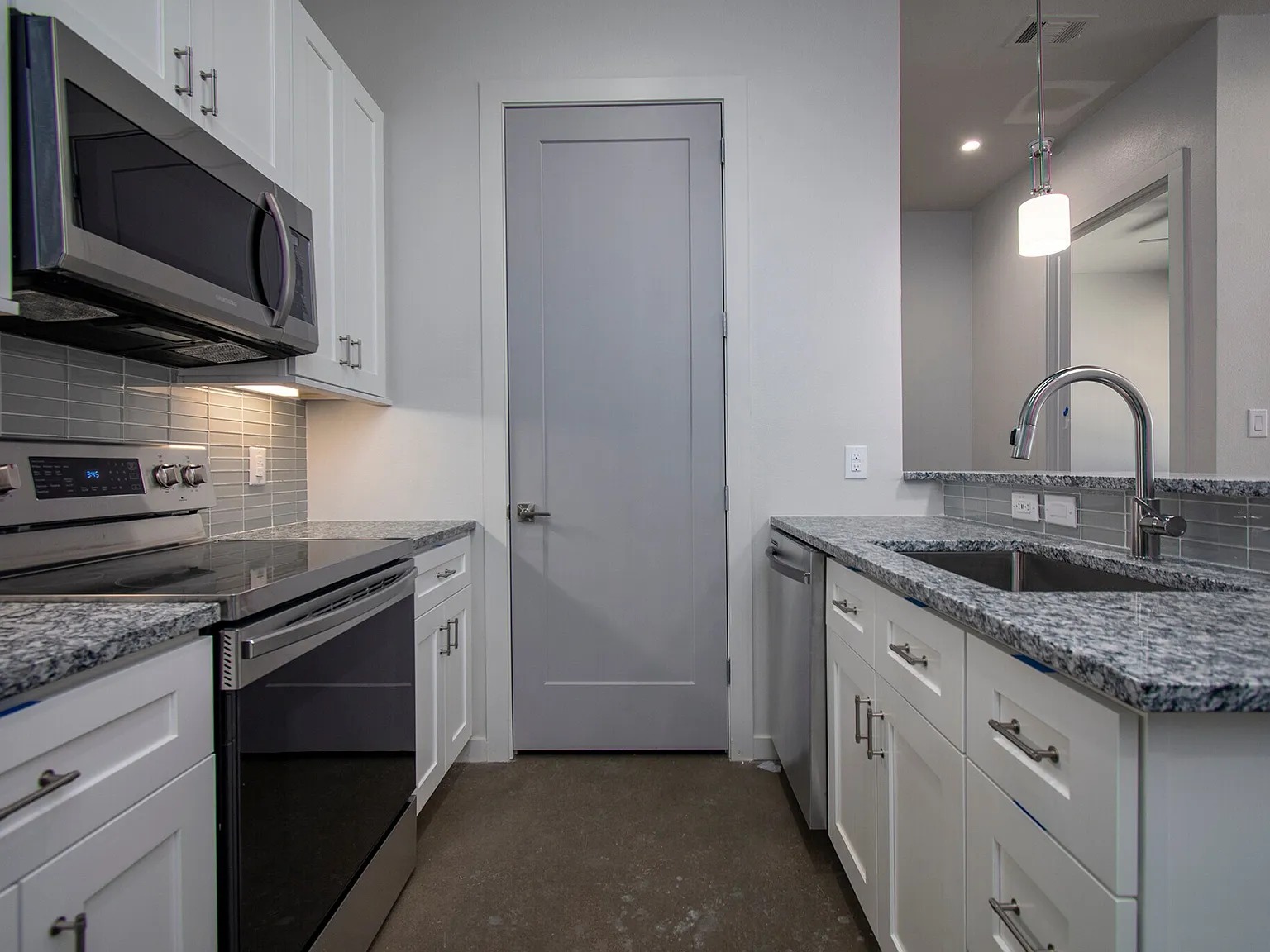 2201 Arbrook — Photo 2
