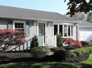 7 Raymond Dr, Cumberland, RI 02864