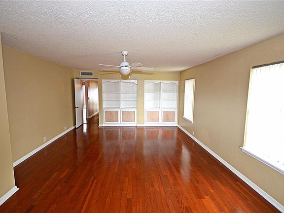 3rd image of 85 Townhouse Ln