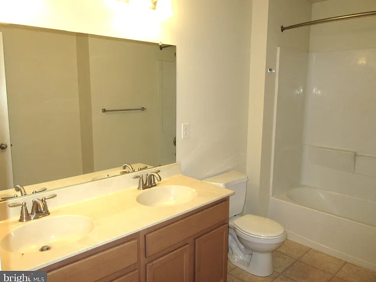 524 Jacobsen Dr — Photo 7