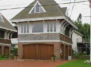 121 Wellington Ave, Newport, RI 02840