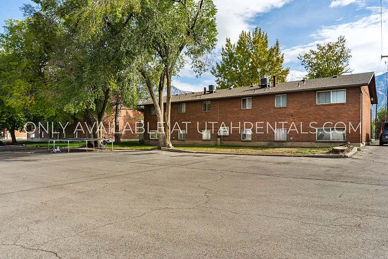 2 bed, 1.0 bath, 430 sqft, $1,100 — Photo 4