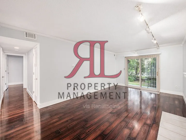 1212 Lake Shore Dr — Photo 7