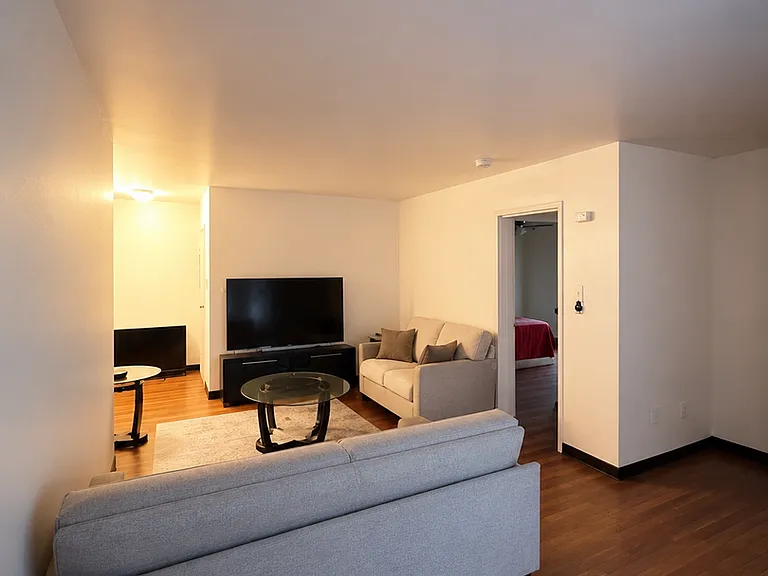 1101 Fawcett Street — Photo 4