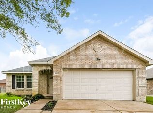 8101 Stowe Springs Ln, Arlington, TX 76002