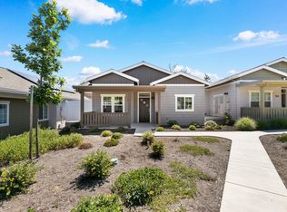 152 Mountain View Dr, Ashland, OR 97520