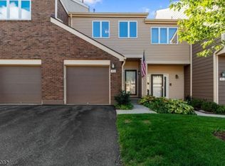 89 Fairfax Ct #R-6, Madison, NJ 07940