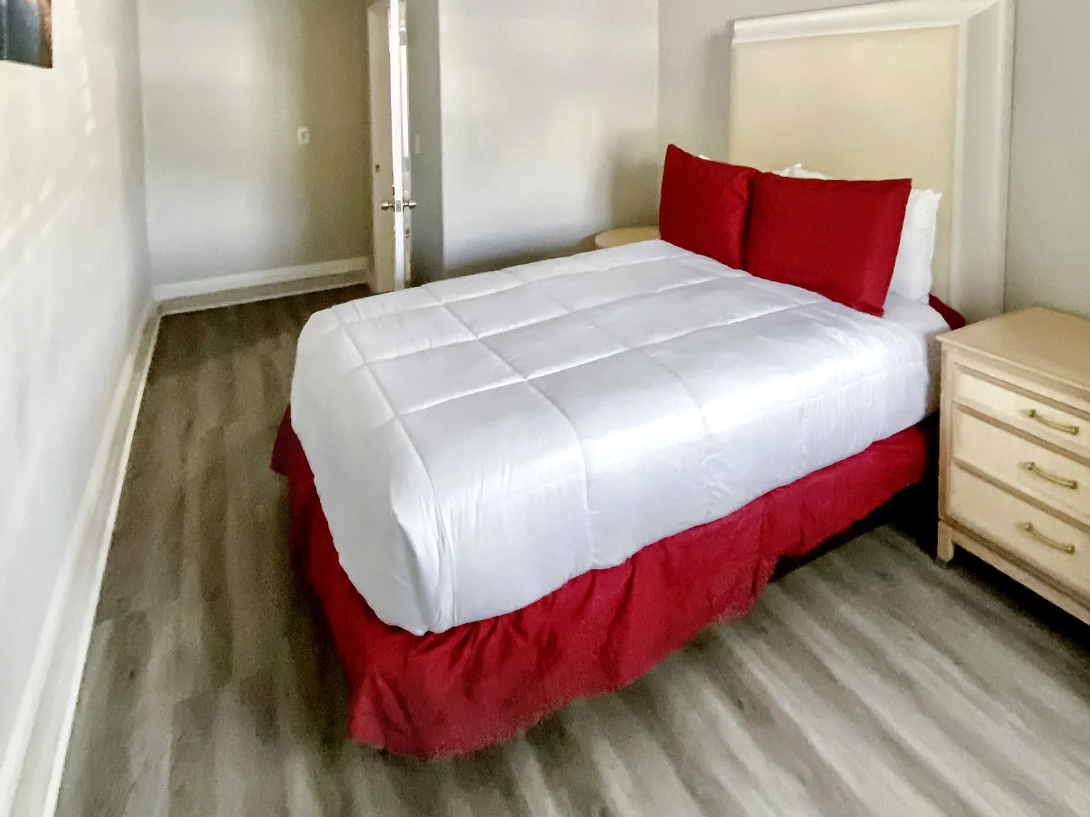 4 bed, 2.0 bath, 1245 sqft, $754 — Photo 2