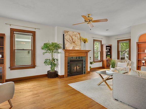 4th image of 2314 E Mifflin St