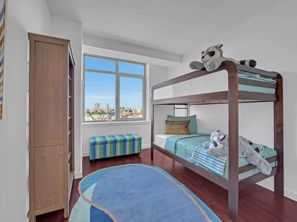 1485 5th Avenue image 16 of 24