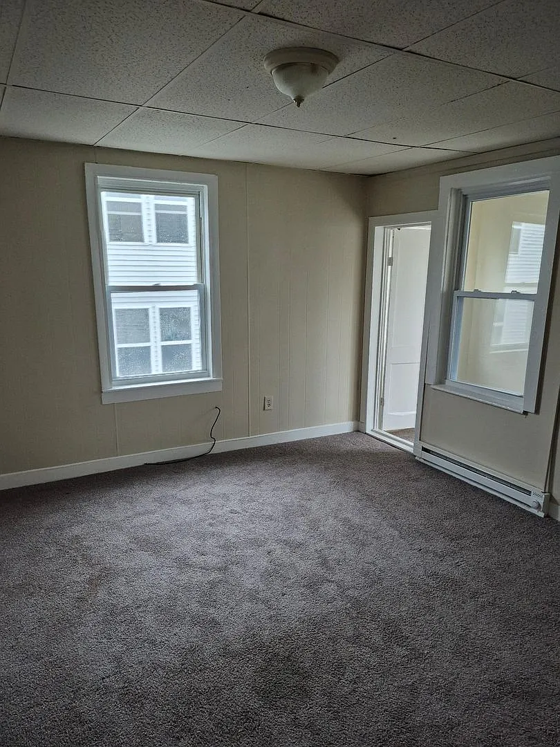 371 Manchester Street — Photo 3