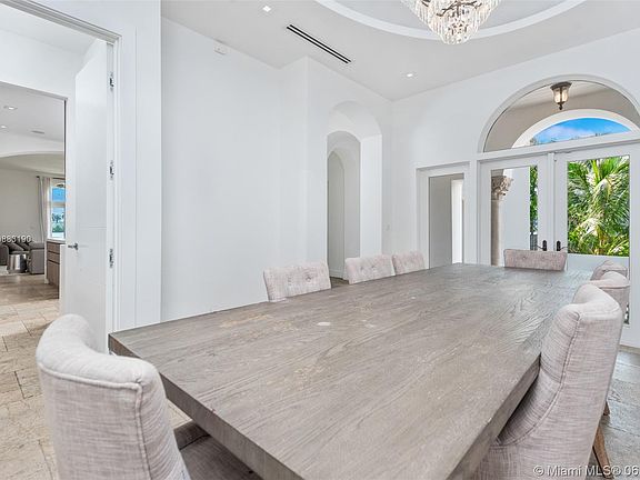 5th image of 308 S Coconut Ln