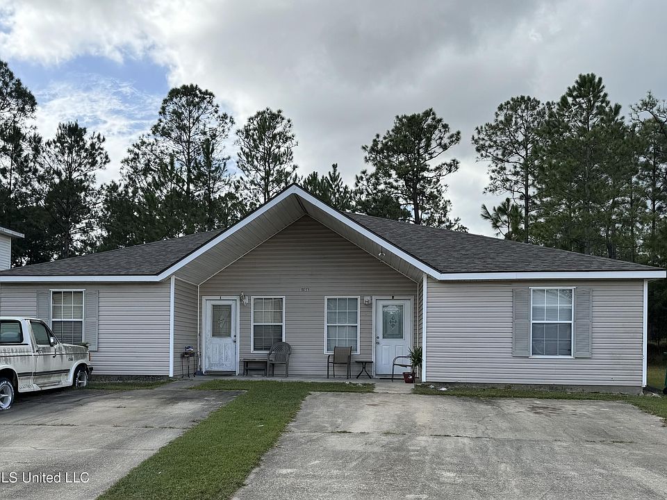1st image of 15111-15119 Deer Creek Dr