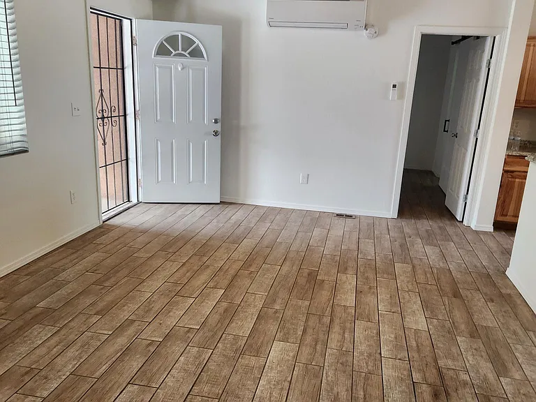 1603A Agua Fria St — Photo 5