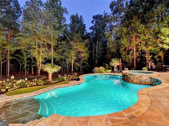 5th image of 8760 Colonial Pl