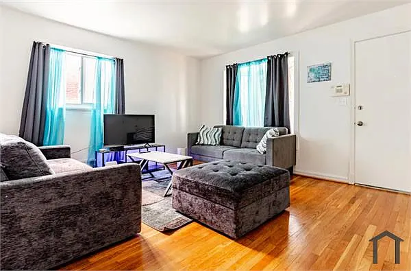 3 bed, 1088 sqft, $3,600 — Photo 2
