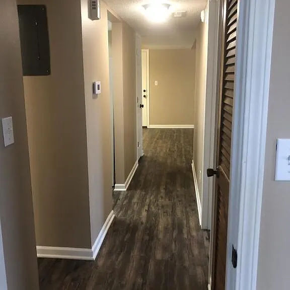 201 N Clark St #5 — Photo 4