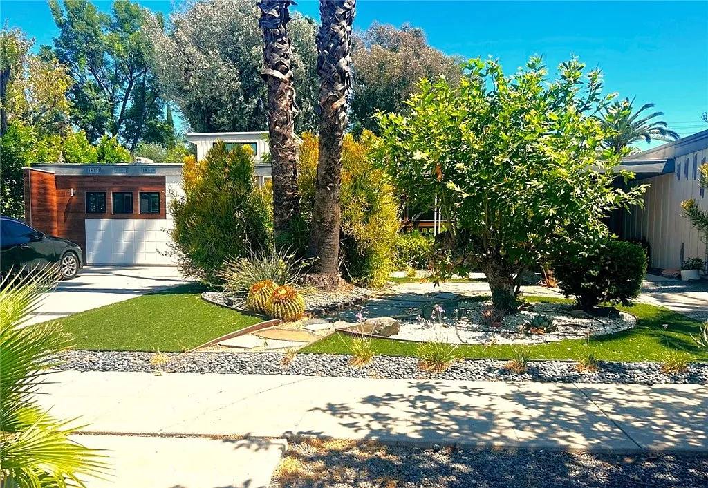 Studio, 639 sqft, $1,800 — Photo 1