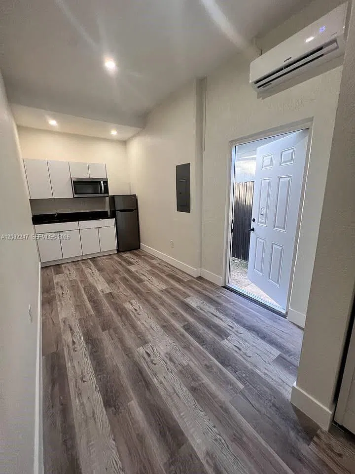 1 bed, 2243 sqft, $1,200 — Photo 1