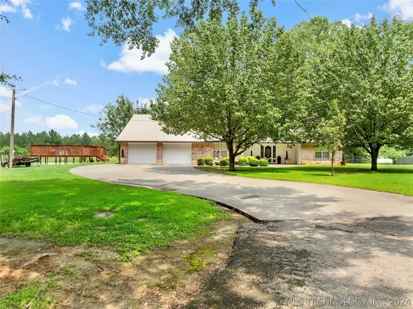 1135 N 4240th Rd, Hugo, OK 74743
