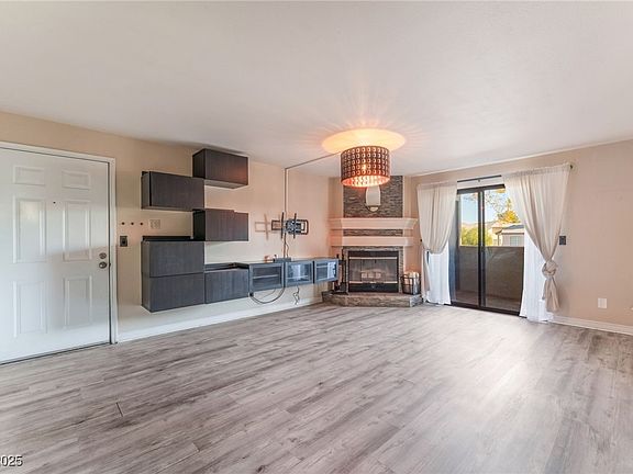 5th image of 2451 N Rainbow Blvd Unit 2139