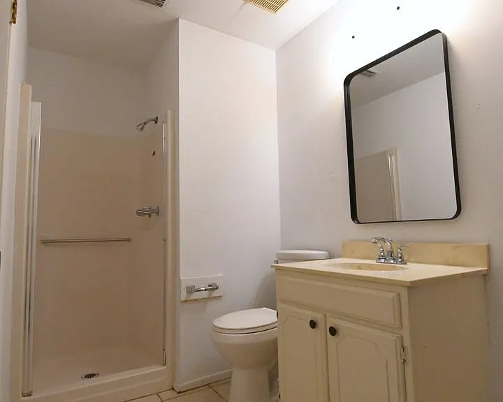 201 Parklane Dr — Photo 19