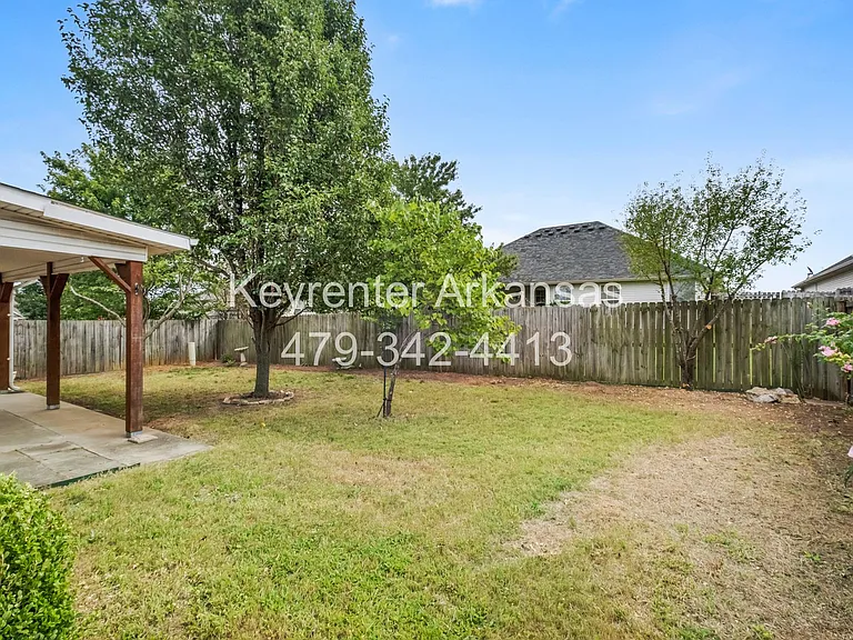 705 SW Crystal St — Photo 26