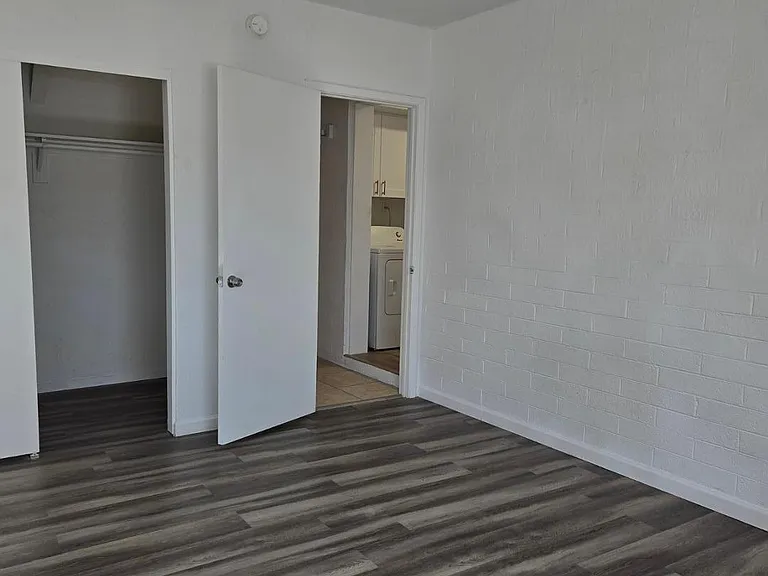 620 E Broadway Ln — Photo 12