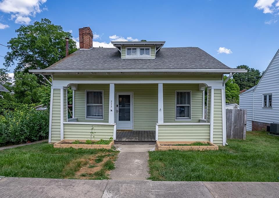 1st image of 213 Parkwood Dr