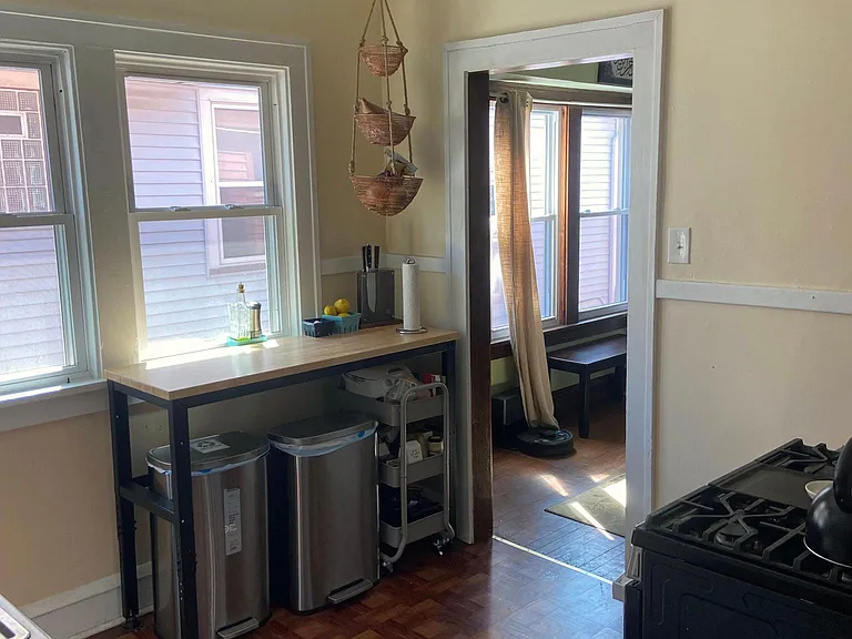 1265 W Clifton Blvd — Photo 8