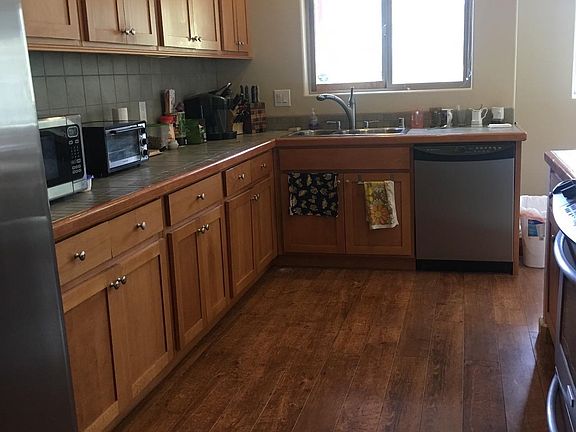 3rd image of 573 Oak Knoll Cir