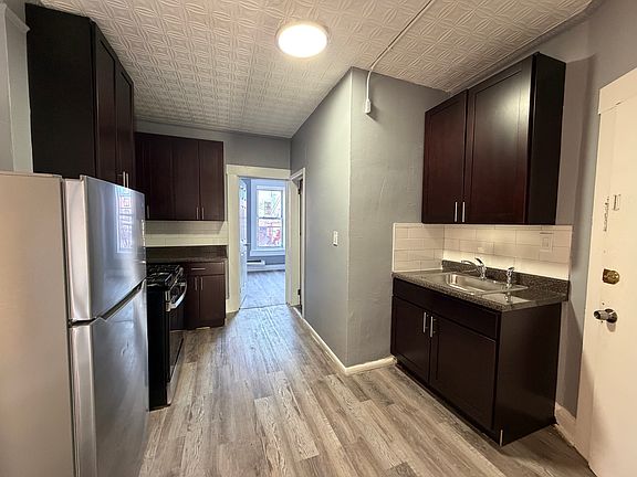 4th image of 130 3rd St #7