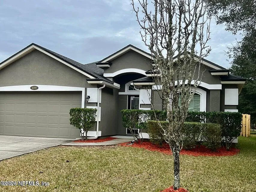 4 bed, 2.0 bath, 1724 sqft, $2,300 — Photo 3