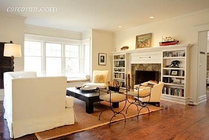 5th image of 11 Acorn Pl