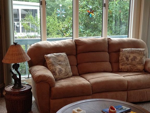 5th image of 110 Sugarbush Cir