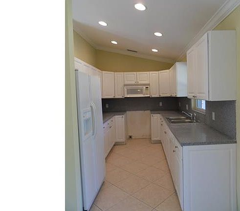 4th image of 530 20th St NE