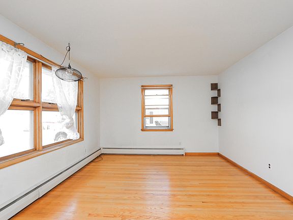 3rd image of 68 Oakwood St