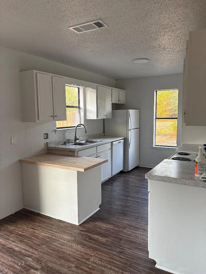 1812 Meadowgreen Dr - 1812 B — Photo 2