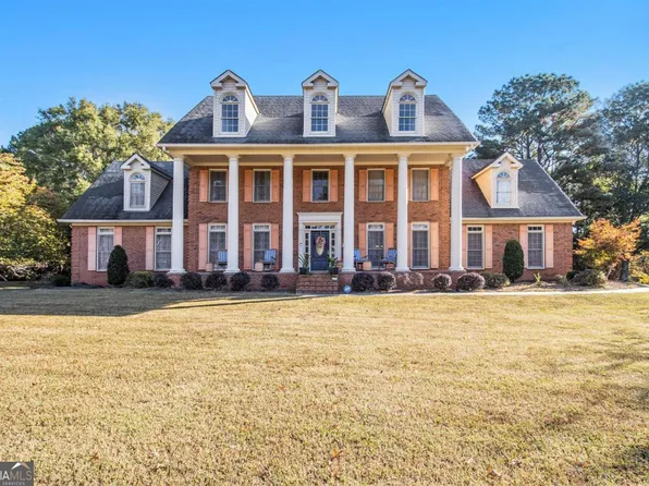 100 Raymond Ct, Fayetteville, GA 30214