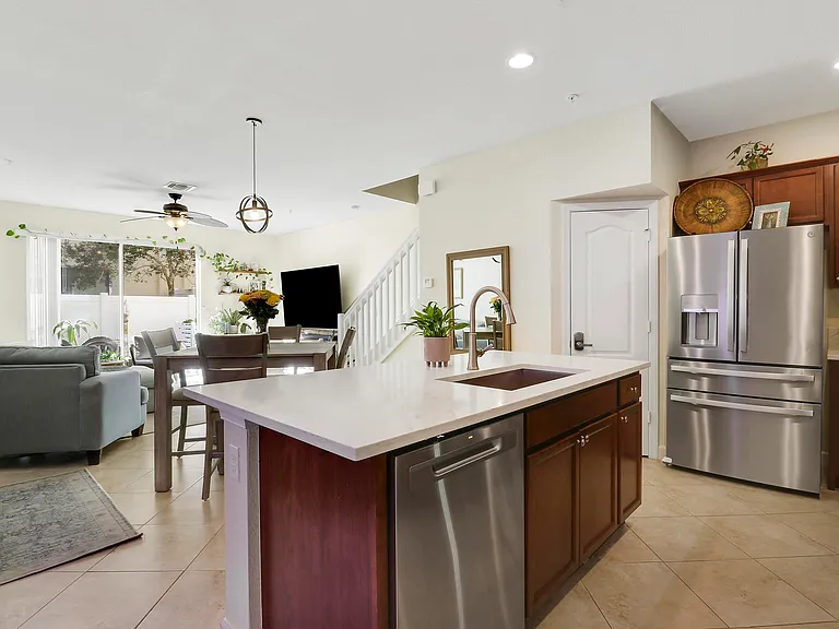 9504 SW Merlin Ct — Photo 4