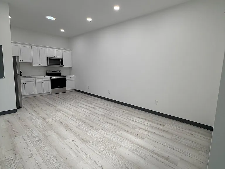 608 E Landis Ave #2 — Photo 7