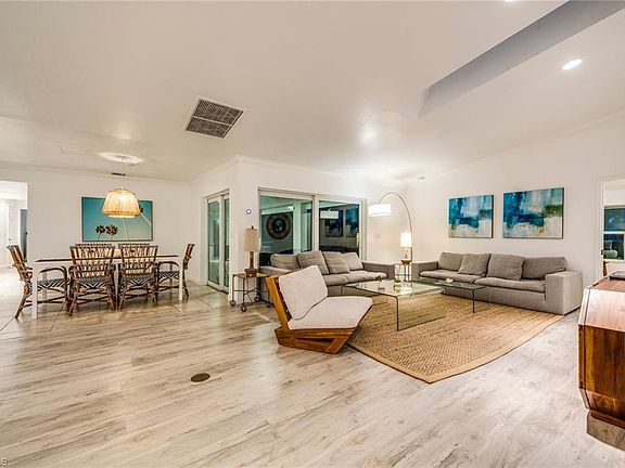 5th image of 681 West Ave