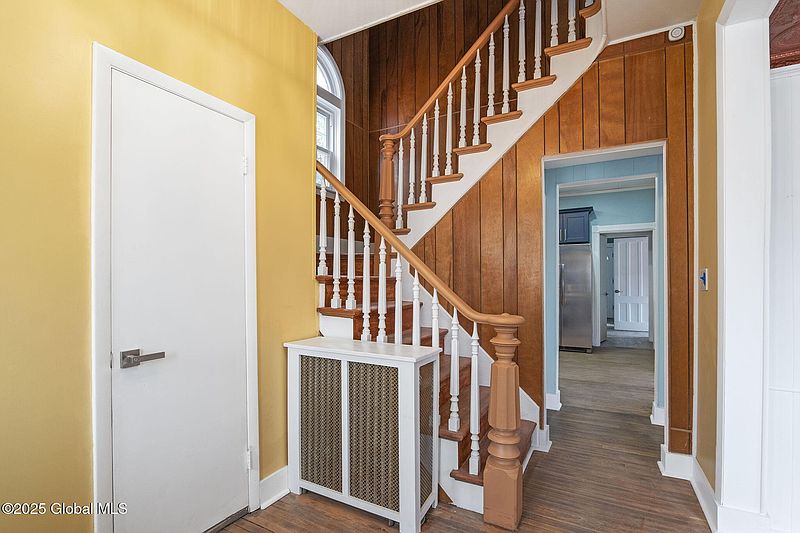 3rd image of 301 S William Street