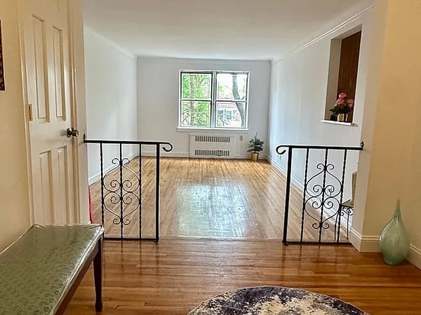 915 E 17th St #312B, Brooklyn, NY 11230