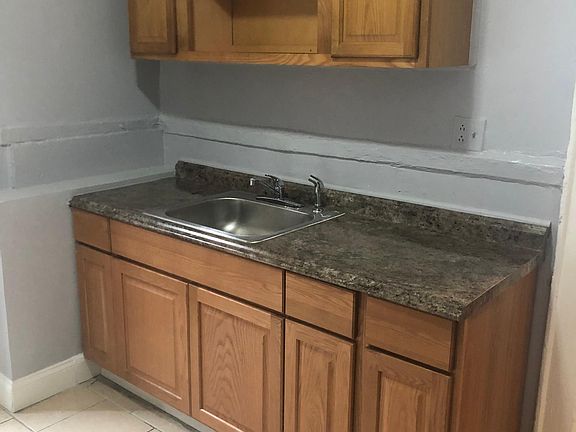 5th image of 482 Summer Ave APT 406