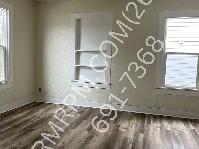 36 1/2 N Lafontaine St — Photo 12