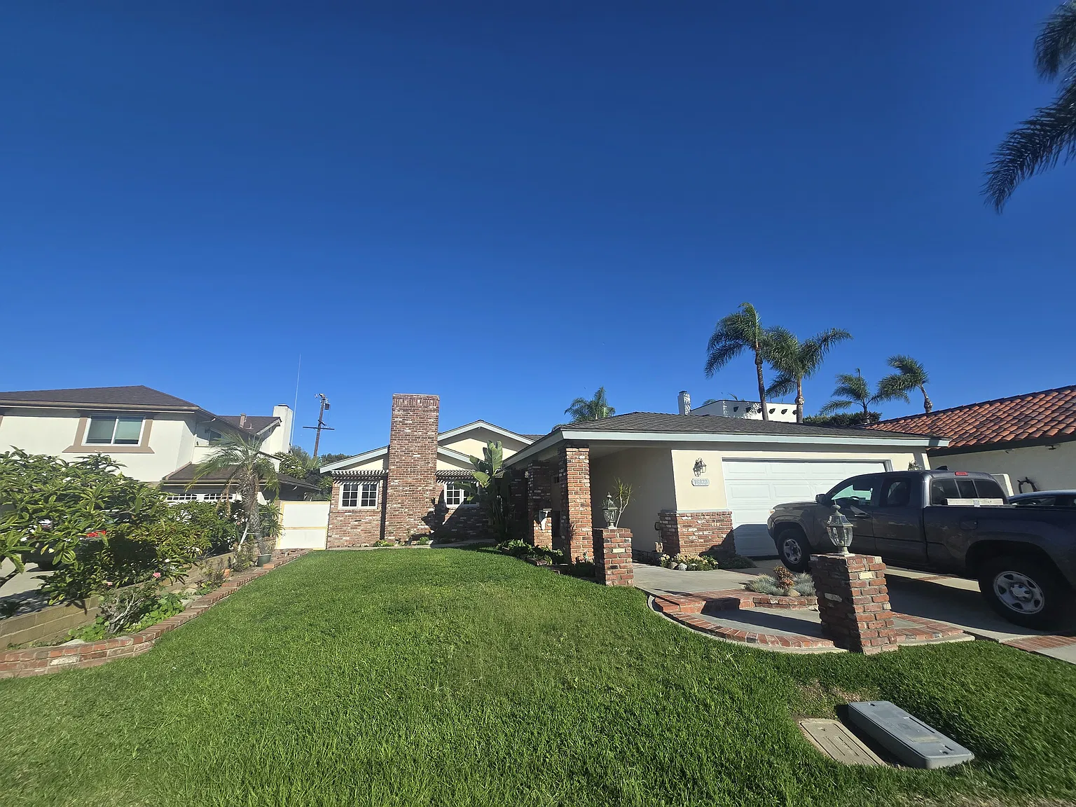 4 bed, 2434 sqft, $5,500 — Photo 2
