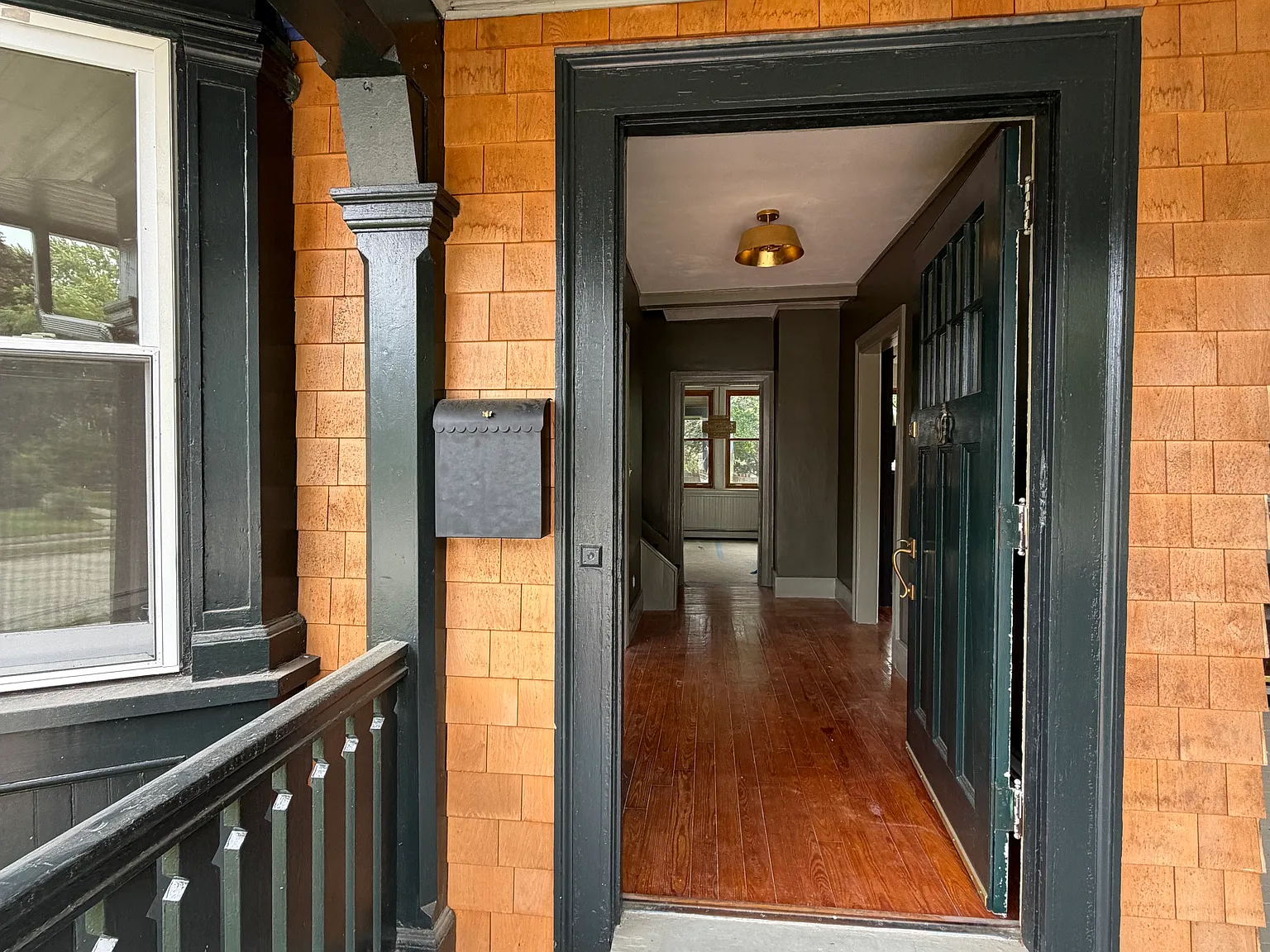 4 bed, 2200 sqft, $3,600 — Photo 3